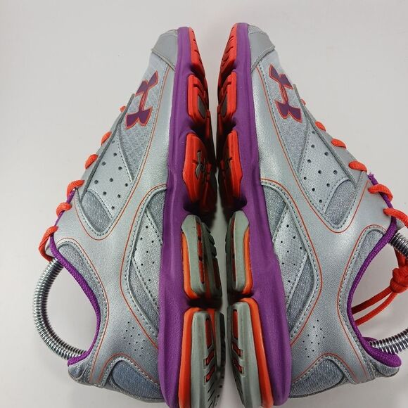 UnderArmour Silver Athletic Shoe 6.5Y. Fits like Women's 7.5. Silver. - Picture 11 of 12